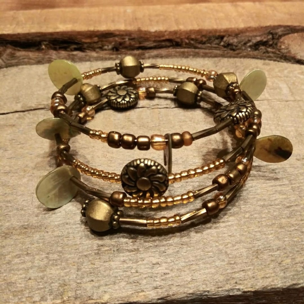 Memory wire beaded bracelet